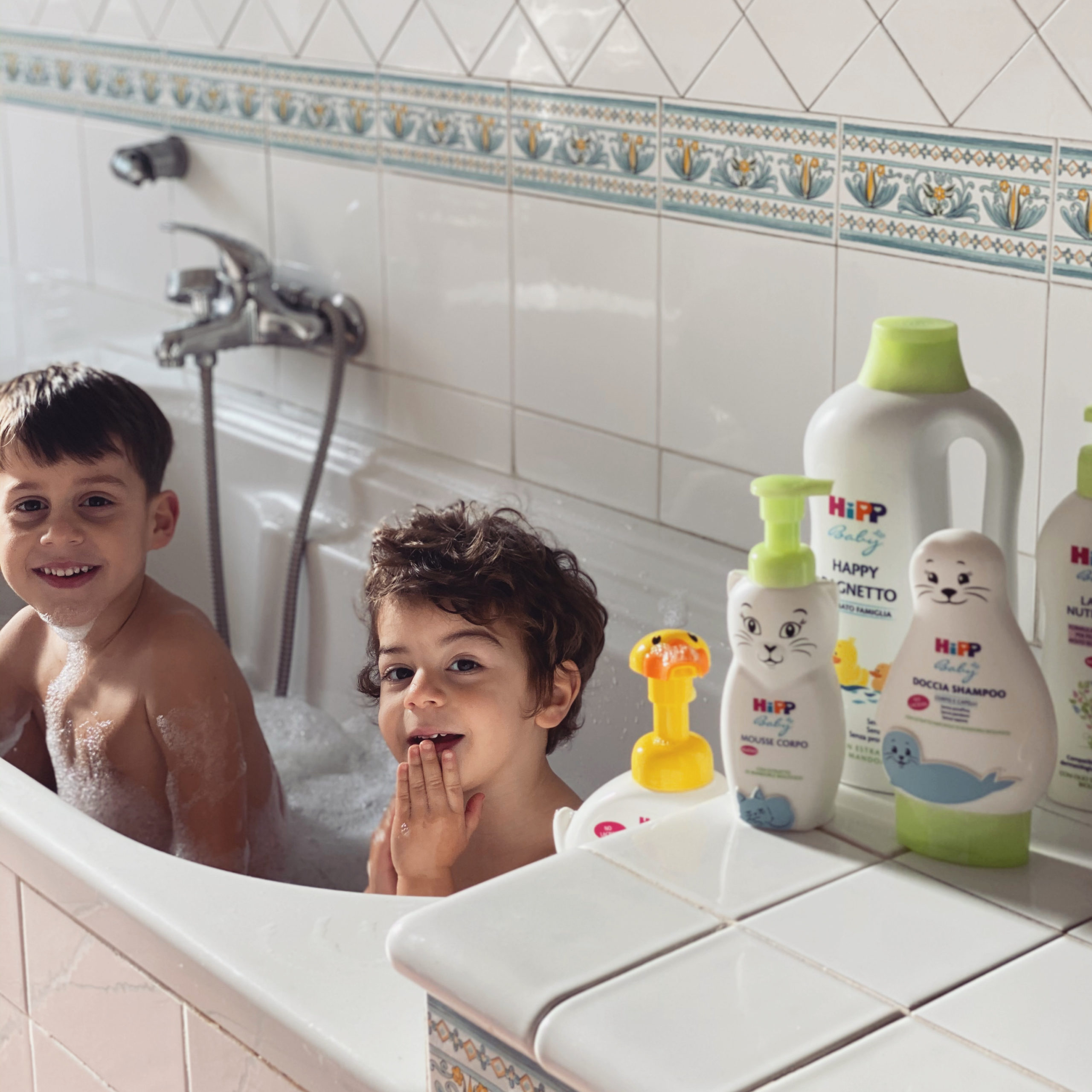 Hipp Bagno Paperella 250 Ml Mousse Detergente per Bambini Estratto Naturale  Mandorle Bio Senza Profumi Allergizzanti Ph Neutro 